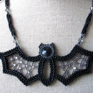 Tutorial for beadwoven necklace 'Blingy the Bat' Halloween PDF beading pattern DIY image 4