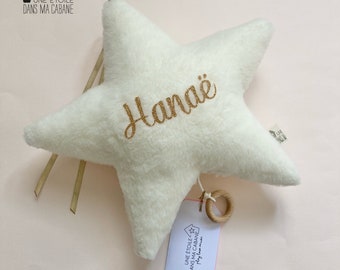 Gâteau d'anniversaire chantant, jouet d'anniversaire musical pour fille, peluche musicale, petit gâteau, coussin chantant, peluche douce, joue une chanson Happy Birthday pour jeune