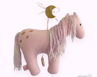 Coussin poney musical gaze de coton rose laine arc-en-ciel pour cadeau de naissance original bébé fille boite à musique cheval