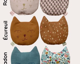 Bouillotte sèche Chat en gaze de coton garnie de graines de lin doré bio pour cadeau enfant et adulte réconfortant et apaisant