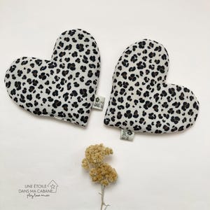 オーガニックの黄金の亜麻の種子を詰めたコットンガーゼのMINI Heartドライ湯たんぽは、子供にも大人にも心地よく癒されるギフトです。