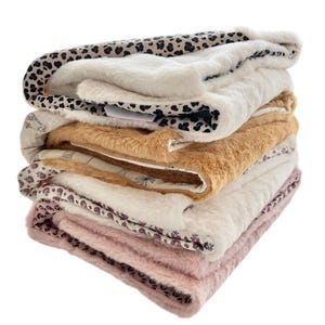Baby blanket 70 x 100 cm in ultra soft faux fur and cotton gauze block print for newborn girl boy children&#39;s room decoration