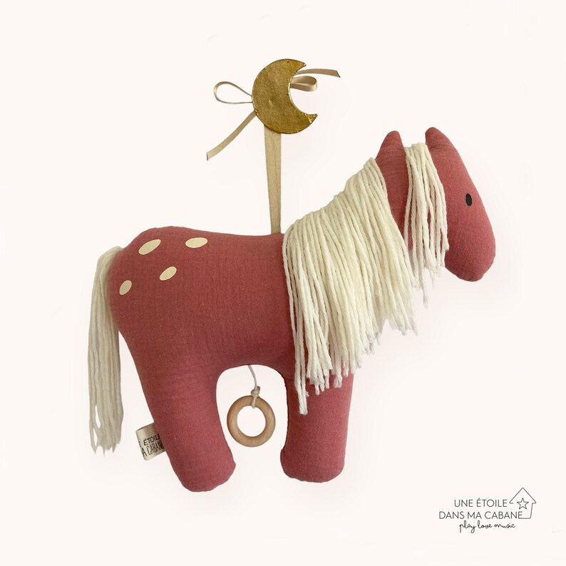 Peluche cheval musical gaze de coton terracota laine écrue pour cadeau de naissance original bébé fille ou garçon boite à musique poney image 1