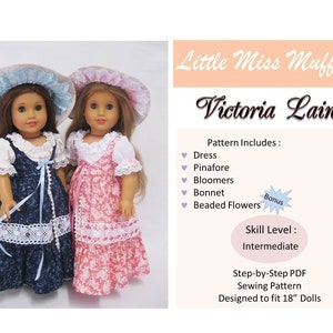 Puede incluir: Un patrón de costura para un vestido de muñeca de 45,7 cm, un delantal, bombachos, un gorro y flores con cuentas. El patrón incluye un patrón de costura PDF paso a paso y está etiquetado como "Little Miss Muffett Victoria Laine".