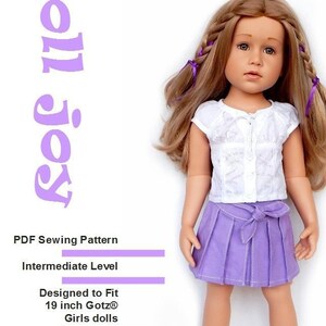 Peut inclure: Un patron de couture PDF pour une jupe violette conçue pour les poupées Gotz de 48 cm. Le patron comprend des instructions pour les plis, les empiècements, les poches et une ceinture nouée. Le patron est intitulé "Joy Skirt" et est protégé par le droit d'auteur 2019 Doll joy.