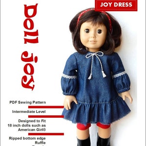Op de afbeelding: Een PDF-naai-patroon voor een spijkerrokje ontworpen voor poppen van 45,7 cm. De jurk heeft een gerimpelde zoom, kwastjes en een gedraaid koord. Het patroon is getiteld "Joy Dress" en is geclassificeerd als middelmatig niveau.
