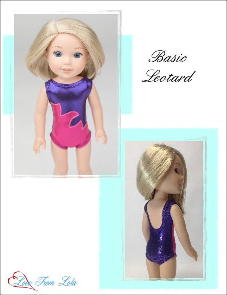 Puede incluir: Un leotardo morado y rosa con un acabado brillante. El leotardo tiene un escote redondo y una espalda baja. El leotardo se muestra en una mu&ntilde;eca.