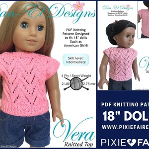 Op de afbeelding: PDF breipatroon voor een 45,7 cm poppentop genaamd "Vera". Het patroon is ontworpen voor poppen zoals American Girl. Het patroon bevat instructies voor het breien van een roze top met een chevron-steekpatroon. Het patroon is beschikbaar op de website www.pixiefaire.com.