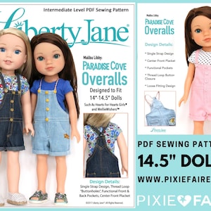 Peut inclure: Patron de couture PDF pour poupées de 14,5 pouces. Le patron est pour un salopette Paradise Cove, conçue pour des poupées comme Hearts for Hearts Girls et Wellie Wishers. Le patron comprend des détails tels qu'une conception à bretelle unique, un rabat central devant, des poches fonctionnelles, une fermeture à bouton avec boucle de fil et une coupe ample. L'image montre deux poupées portant la salopette, l'une en bleu et l'autre en rose.