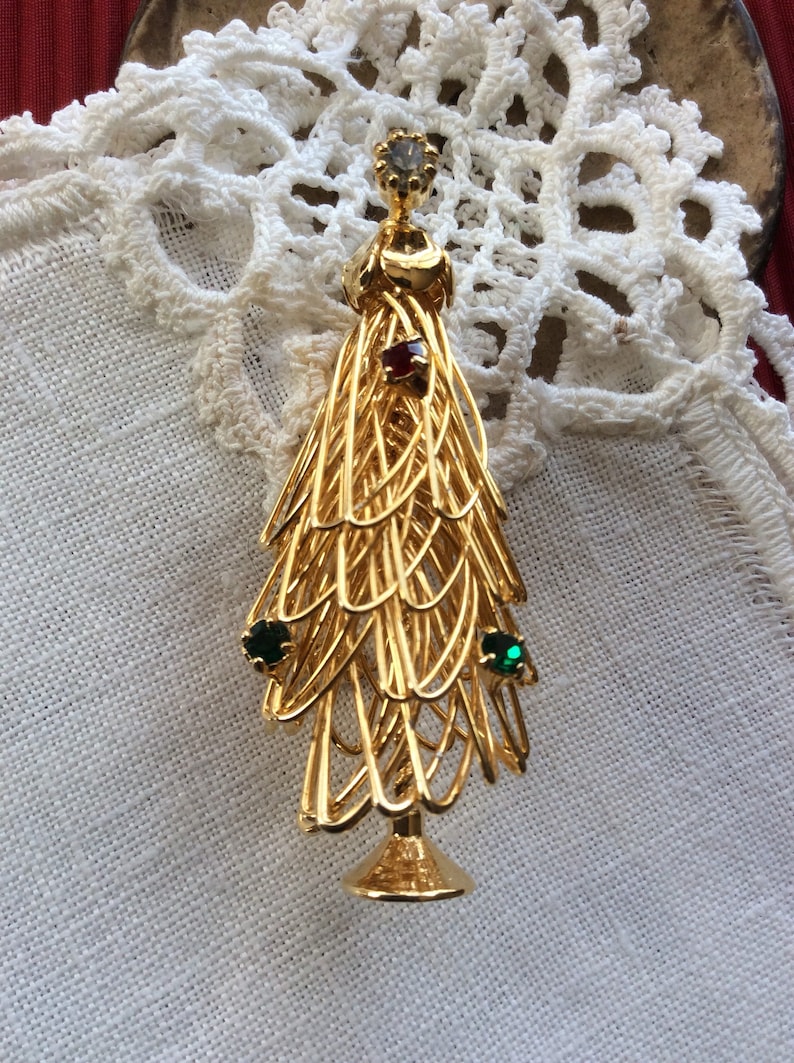 Christmas Tree Pin Brooch 2 X .75 inches 6.35 X 1.91 cm Twisted Gold Wire with Rhinestones