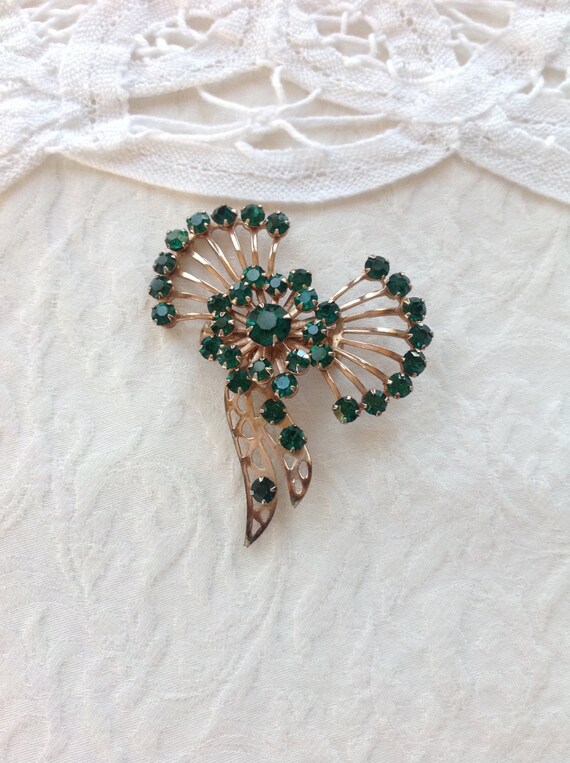 Emerald Bow Brooch, Vintage, Gold Tone - image 1