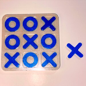 Custom color Tic Tac Toe game