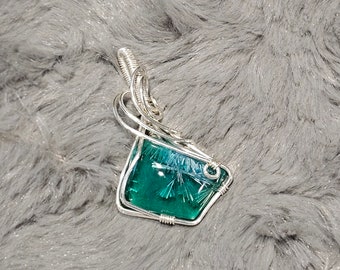 Green Bridewell Crystal Bloom Wire Wrapped Pendant