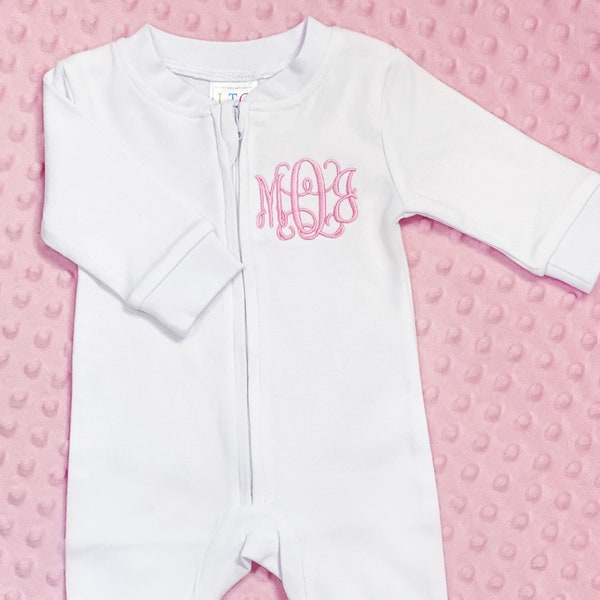 Personalisierter bestickter monogrammierter Neugeborenen Säugling Baby Rosa, Weiß oder BlauEr Fuß pyjama - Bodysuit - Schlafanzug - Geschenk - Take Home Outfit