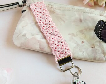 Llavero rosa de pulsera, regalo de cumpleaños para hija, diseño de encaje de crochet, para nuevos propietarios de autos.