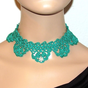 Crochet Floral Lace Choker: Emerald Green Victorian Collar Necklace