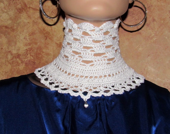 White lace up choker online