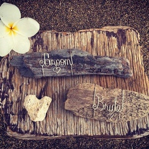 Beach Wedding Bride and Groom Wire Driftwood Table Settings, Wedding Table Decor, Personalized Wire Name, Beach Themed Wedding, Driftwood
