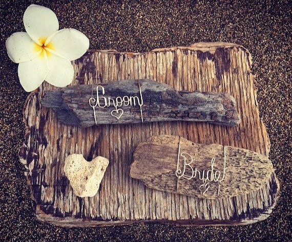 Beach Wedding Bride and Groom Wire Driftwood Table Settings, Wedding Table Decor, Personalized Wire Name, Beach Themed Wedding, Driftwood