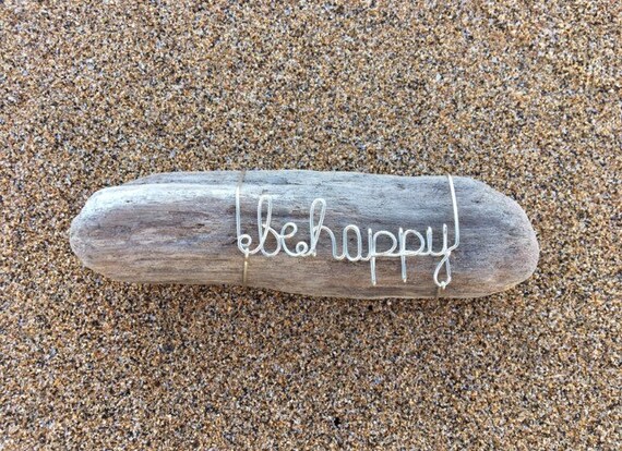 Be Happy Art, Driftwood Decor, Inspirational Quote, Wire Name, Boho Gifts, Driftwood Pieces, Beach House Decor, Made in Hawaii