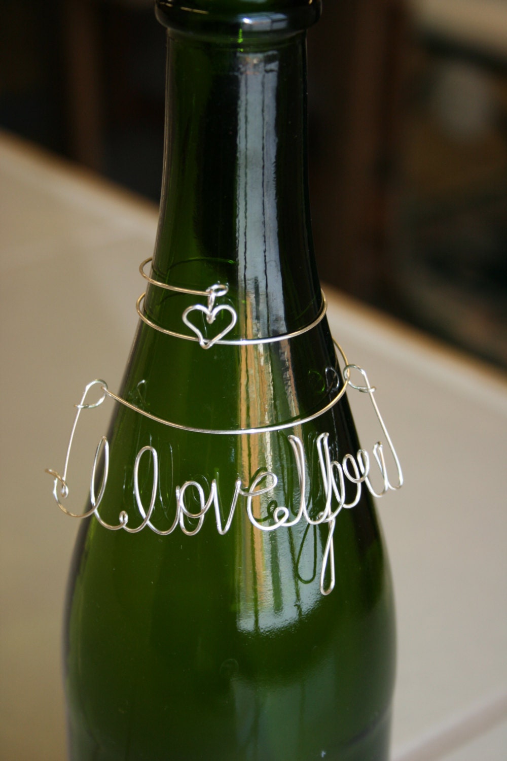 I Love You Wine Bottle Charm. Cadeau de Vin d'anniversaire. Vin. Bouteilles Charmes. Décor Bouteille