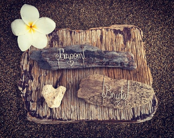 Beach Wedding Bride and Groom Wire Driftwood Table Settings, Wedding Table Decor, Personalized Wire Name, Beach Themed Wedding, Driftwood