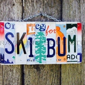 SKI BUM Nummernschild Kunst, Skifahrer Geschenkideen, Geschenke für Ihn, Skifahrer Geburtstagsgeschenk, Nummernschild Schilder