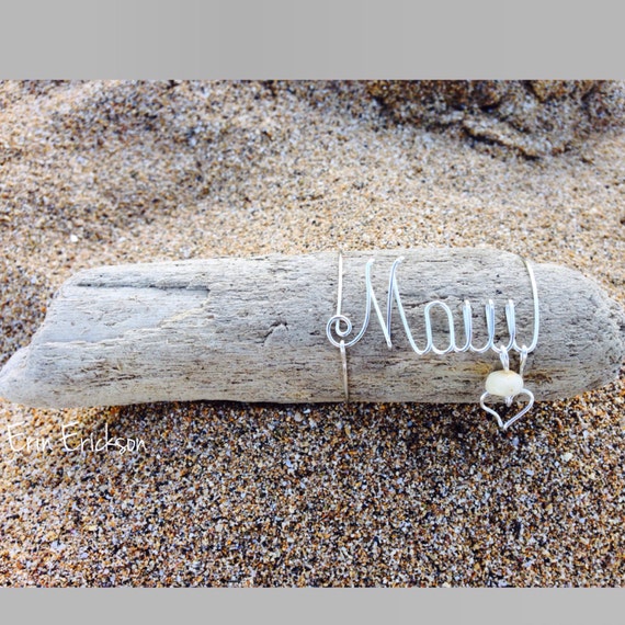 Maui. Wireart. Pukashell. Hawaii. Sea. Driftwood. Heart. Giftidea. Wirename. Beach. Seashell.