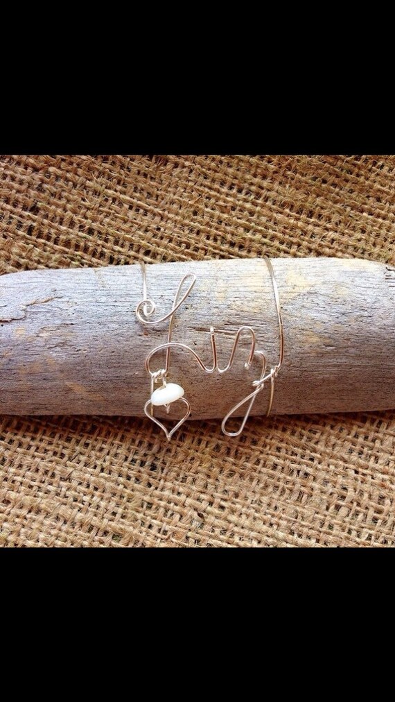 Maui. Hawaii. Driftwood. Wedding. Name. Heart. Pukashell. Wirename. Bride. Beachdecor. Sea. Ocean. Surfer. Boho. Bridal. Mothersday. Baby