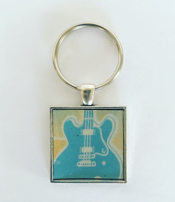 Guitar Keychain, Keychain for Men Him Boyfriend Husband, License Plate Keychain, Mississippi Keychain, Gift for Guitarist, Guitar Gifts.