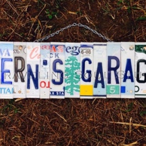 Signe de garage personnalisé, cadeau personnalisé pour papa. Cadeau de fête des pères. Signe de plaque d’immatriculation. Cadeau pour lui, nom signe