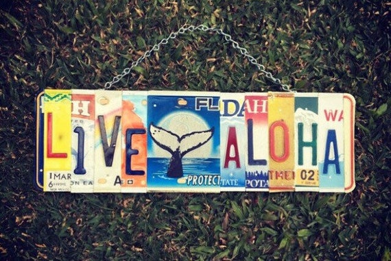 Live Aloha Sign, Whale Art, Whale Decor, Beach Decor, Beach House Gift, Hawaiian Gifts, License Plate Art, Aloha Sign