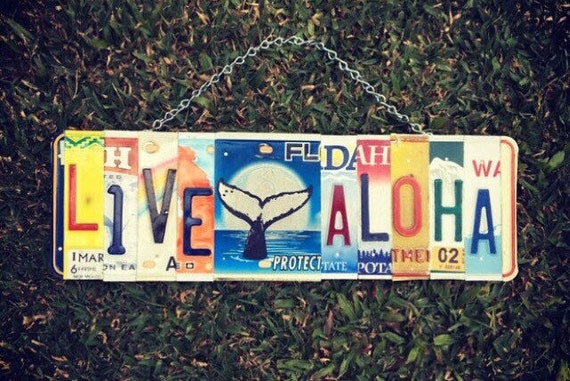 Live Aloha Sign, Whale Art, Whale Decor, Beach Decor, Beach House Gift, Hawaiian Gifts, License Plate Art, Aloha Sign