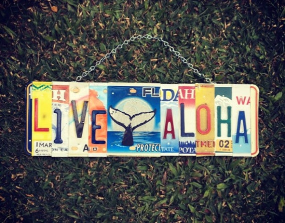 Live Aloha Sign, Whale Art, Whale Decor, Beach Decor, Beach House Gift, Hawaiian Gifts, License Plate Art, Aloha Sign
