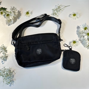 Walky Black Deluxe adjustable crossbody bag + treats pouch | Black Deluxe Adjustable Shoulder Walking Bag with Treat Pocket