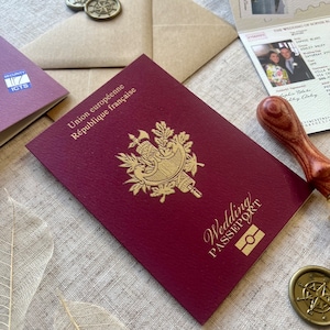 Convite francês do passaporte do casamento de <br> Entrega Rápida? Casamento em viagem | Amante de viagens | Casamento de destino | Casamento na praia | Convida a França
