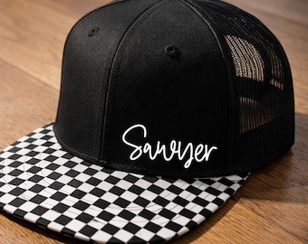 Czapka trucker dla dzieci • Czapka w kratkę • Snapback dla małych dzieci i niemowląt • Czapka trucker dla niemowląt • Czapka z nadrukiem • Czapka z płaskim daszkiem • Butikowa czapka dziecięca