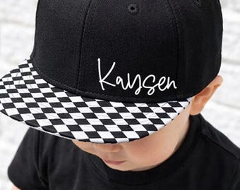 Personalizowana czapka trucker w kratkę • Dziecięca czapka z płaskim daszkiem i regulowanym napisem Snapback