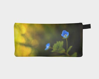 Tiny blauwe bloemen potlood kast, natuur foto etui, potlood zakje, Make Up tas, bloem rits etui, klein potlood zak, kleine cosmetische zak