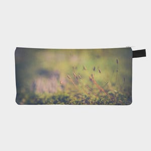 Moos Bleistift Fall, Makro Foto gedruckt kleine Reißverschluss-Beutel, Natur Make-up Tasche, Natur-Beutel, Fairyland Tasche, 9 x 4 Kosmetiktasche