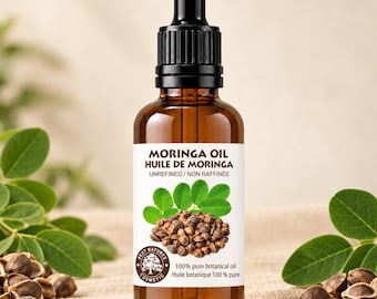 Può includere: Un flacone contagocce in vetro marrone contenente olio di moringa. L'etichetta bianca riporta il testo MORINGA OIL HUILE DE MORINGA UNREFINED / NON RAFFINÉE, un'illustrazione di foglie verdi e semi marroni, e 100% pure botanical oil.