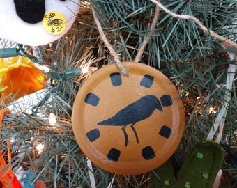 CROW ORNAMENT, Black & Gold Handpainted, Canning Lid Recycled, Prim Ornament, Folk Ornament, Gifts for Her, Friend Gift.