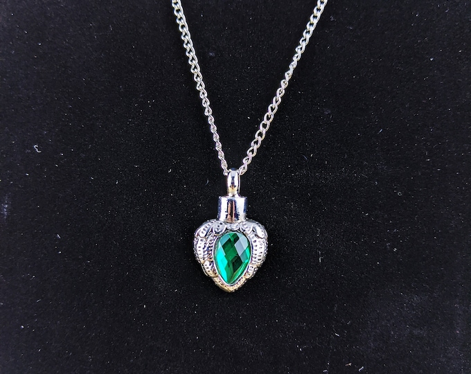 URN5 Cremation Urn Silver Heart Green Stone Necklace Mourning funeral sympathy ashes jewelry Curiosity Oddity Curiosities Oddities Death