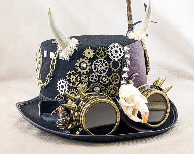 W48b Muskrat Skull Steampunk Top Hat Victorian Cosplay Goth Hat Taxidermy millinery Collectible curiosity fashion accessory head wear goth