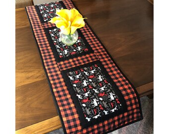 Red Plaid Reversible Tablerunner, Red Black Buffalo Check & Woodland Animals Quilted Table Runner, Handmade Fabric Tablerunner