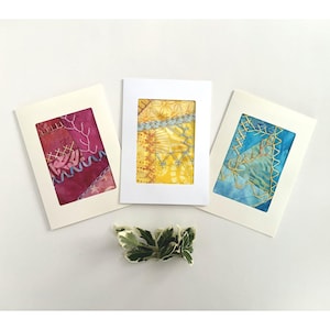 Lot de 3 cartes de voeux, cartes de voeux Crazy Quilt Fabric, cartes de voeux uniques cousues à la main, 5 x 7 pouces fibre art textile cartes de voeux