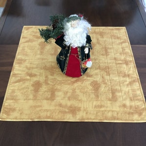 Autumn Elephant Quilted Table Topper NCU0DDK544