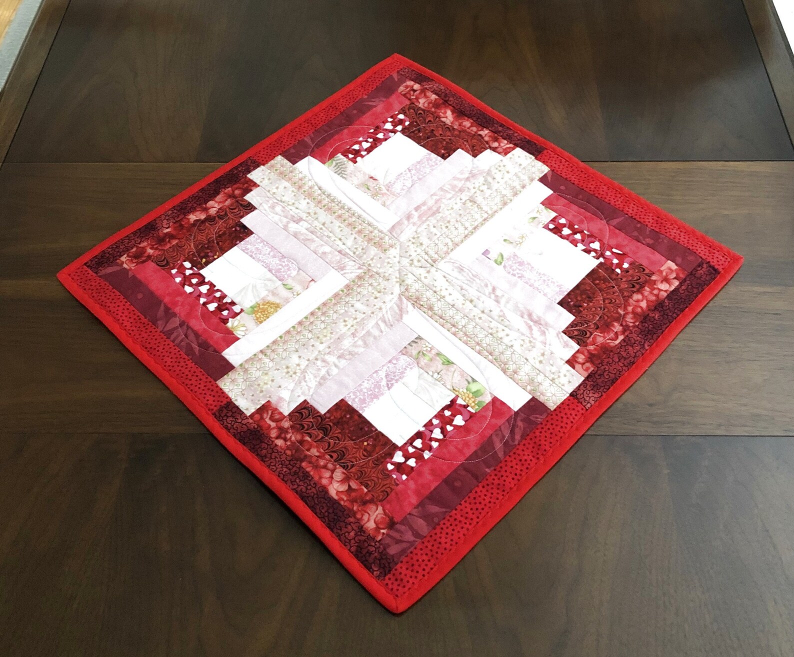 Red Pink Quilted Table Topper Valentine Reversible Log Cabin - Etsy