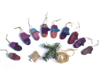 Knitted Mitten Garland, Miniature Mitts Bunting, Hand Knit Purple Mini Mitts on a String, Violet Mitten Christmas Tree Garland