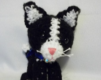 MADE TO ORDER Tuxedo Cat Amigurumi